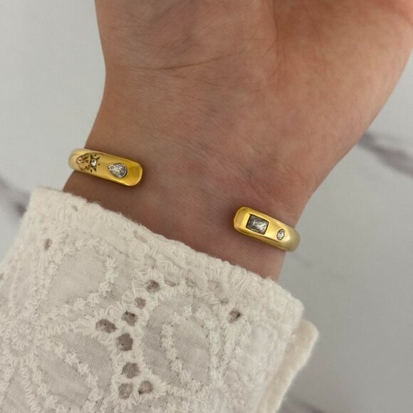 SKU:0474 gold bracelet zircon stone star material stainless steel + gift box - Picture 4 of 6